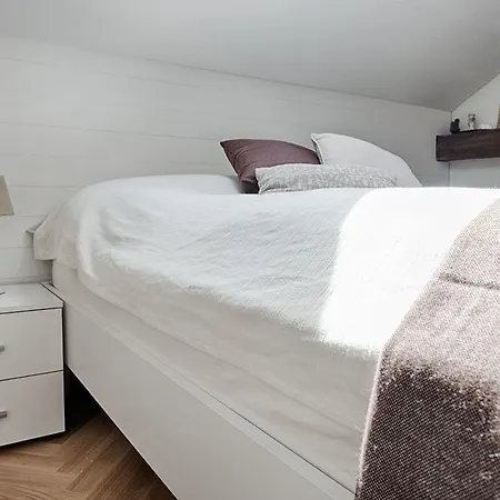 Am Pavillon, Bed&kitchen 3* برن