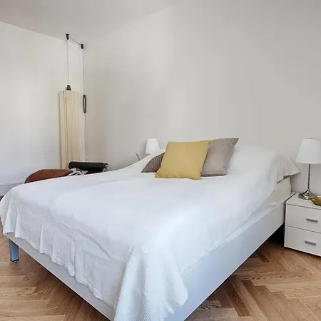 Am Pavillon, Bed&kitchen 3* برن